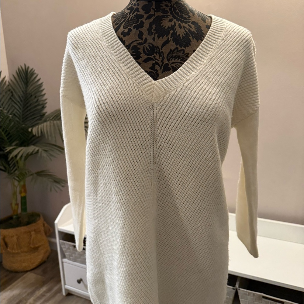 Elegant cream  V-Neck Sweater